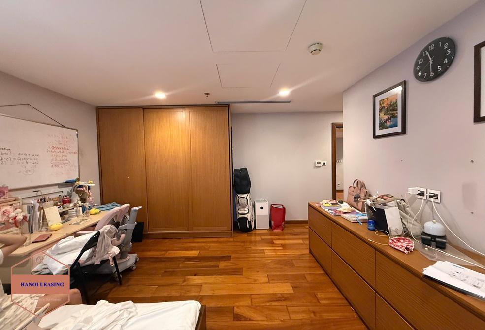 Beautifull apartment on 8th floor for rent in Tran Hung Dao st, Hoan Kiem area Beautifull apartment on 8th floor for rent in Tran Hung Dao st, Hoan Kiem area