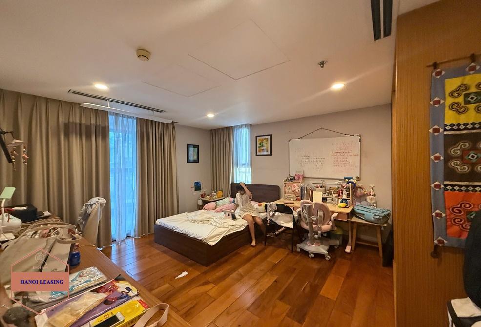 Beautifull apartment on 8th floor for rent in Tran Hung Dao st, Hoan Kiem area Beautifull apartment on 8th floor for rent in Tran Hung Dao st, Hoan Kiem area