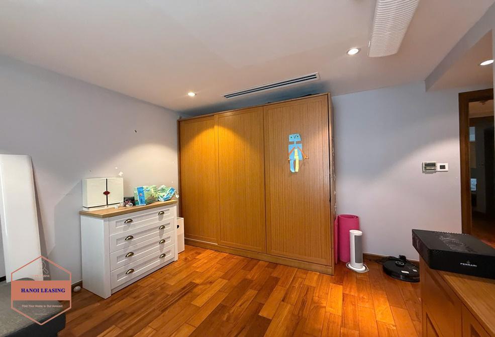 Beautifull apartment on 8th floor for rent in Tran Hung Dao st, Hoan Kiem area Beautifull apartment on 8th floor for rent in Tran Hung Dao st, Hoan Kiem area
