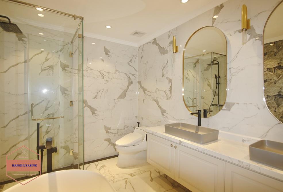 Modern apartment with 3 beds for rent in Tran Xuan Soan street Modern apartment with 3 beds for rent in Tran Xuan Soan street