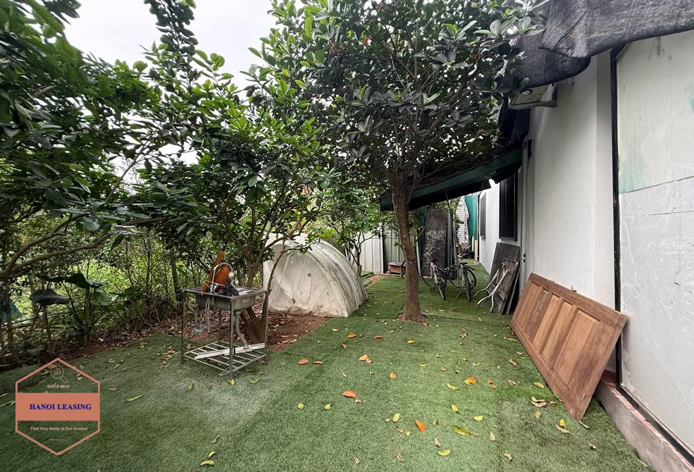 Nice house with gig garden for rent in An Duong, Tay Ho Nice house with gig garden for rent in An Duong, Tay Ho