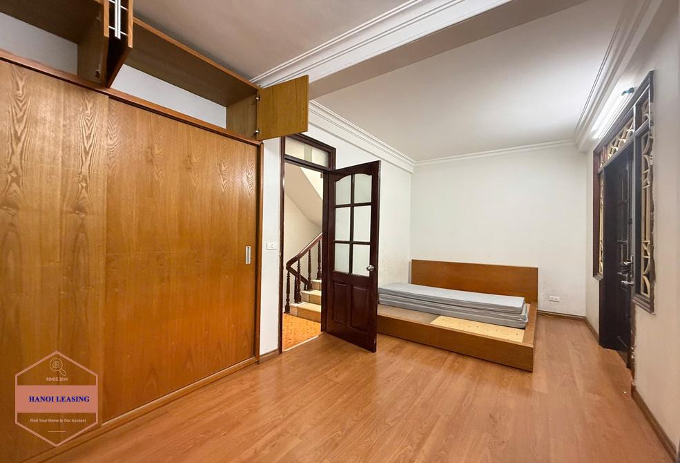 Small house for rent in Xuan dieu st, Tay Ho Small house for rent in Xuan dieu st, Tay Ho