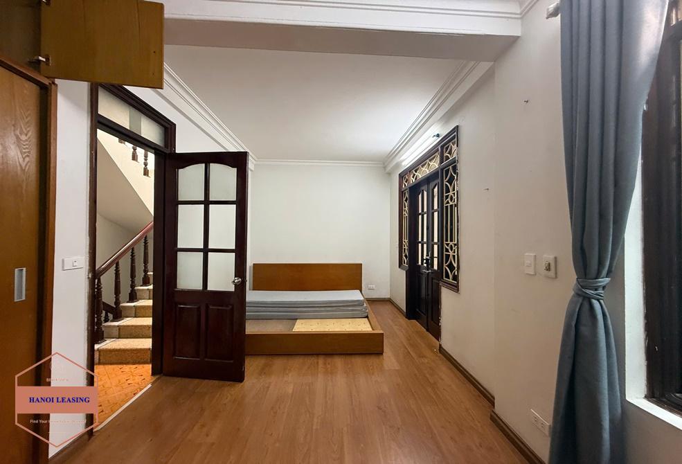 Small house for rent in Xuan dieu st, Tay Ho Small house for rent in Xuan dieu st, Tay Ho