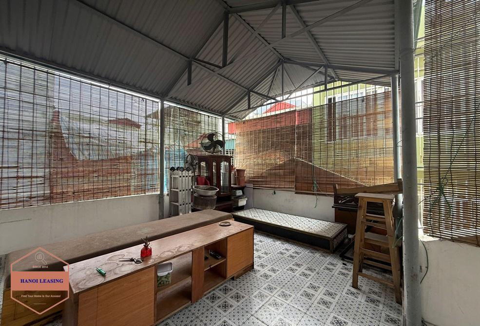 Small house for rent in Xuan dieu st, Tay Ho Small house for rent in Xuan dieu st, Tay Ho