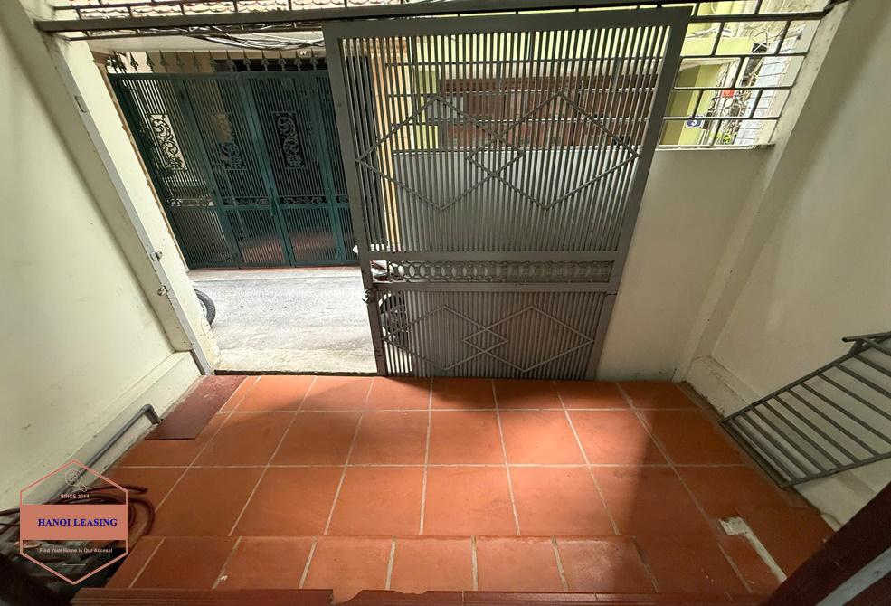 Small house for rent in Xuan dieu st, Tay Ho Small house for rent in Xuan dieu st, Tay Ho