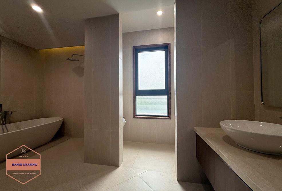 Big garden house for rent in An Duong, Tay Ho, Ha Noi Big garden house for rent in An Duong, Tay Ho, Ha Noi