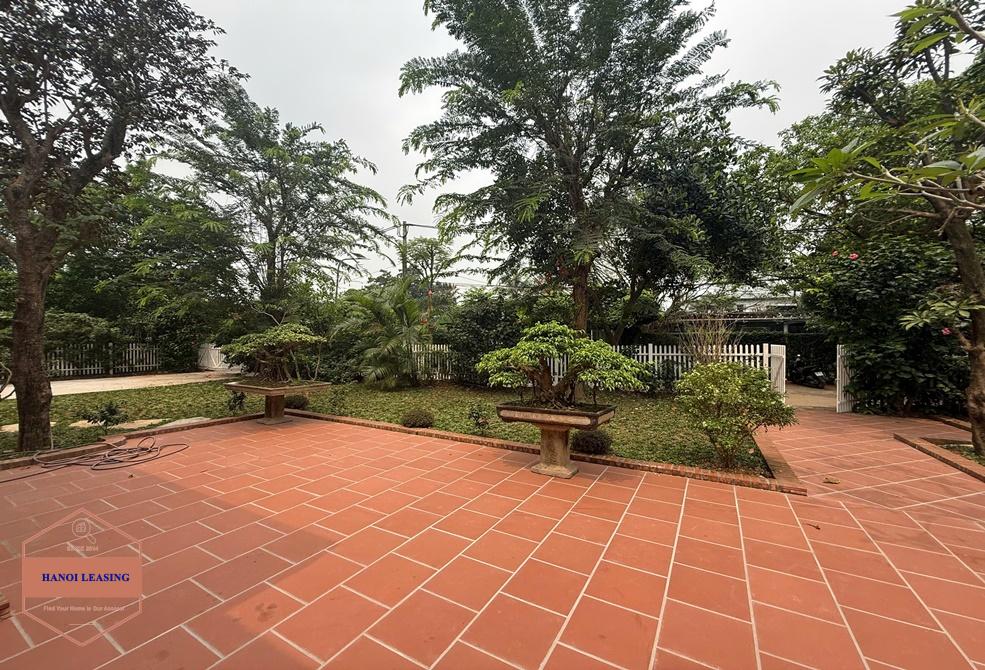 Big garden house for rent in An Duong, Tay Ho, Ha Noi Big garden house for rent in An Duong, Tay Ho, Ha Noi