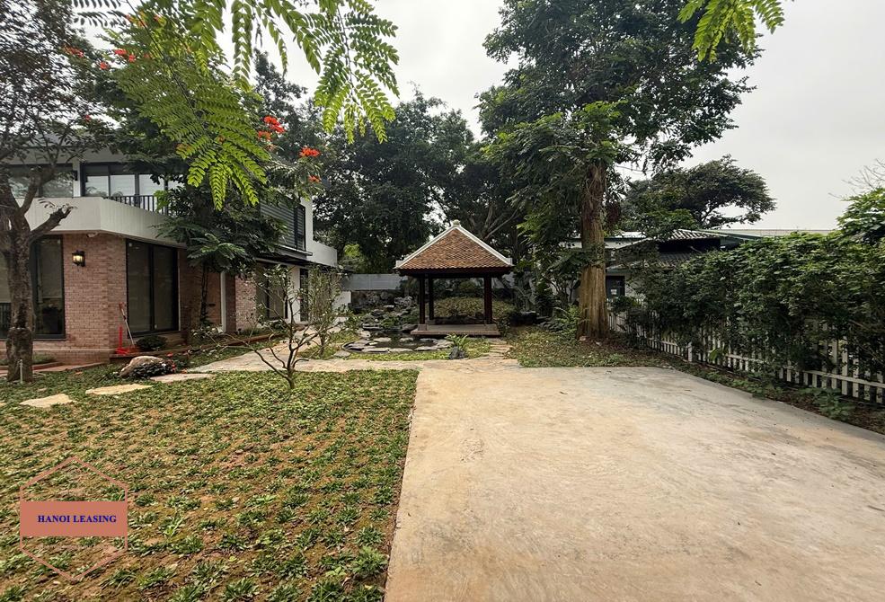 Big garden house for rent in An Duong, Tay Ho, Ha Noi Big garden house for rent in An Duong, Tay Ho, Ha Noi