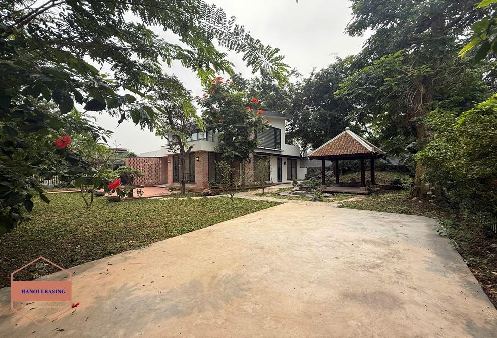 Big garden house for rent in An Duong, Tay Ho, Ha Noi