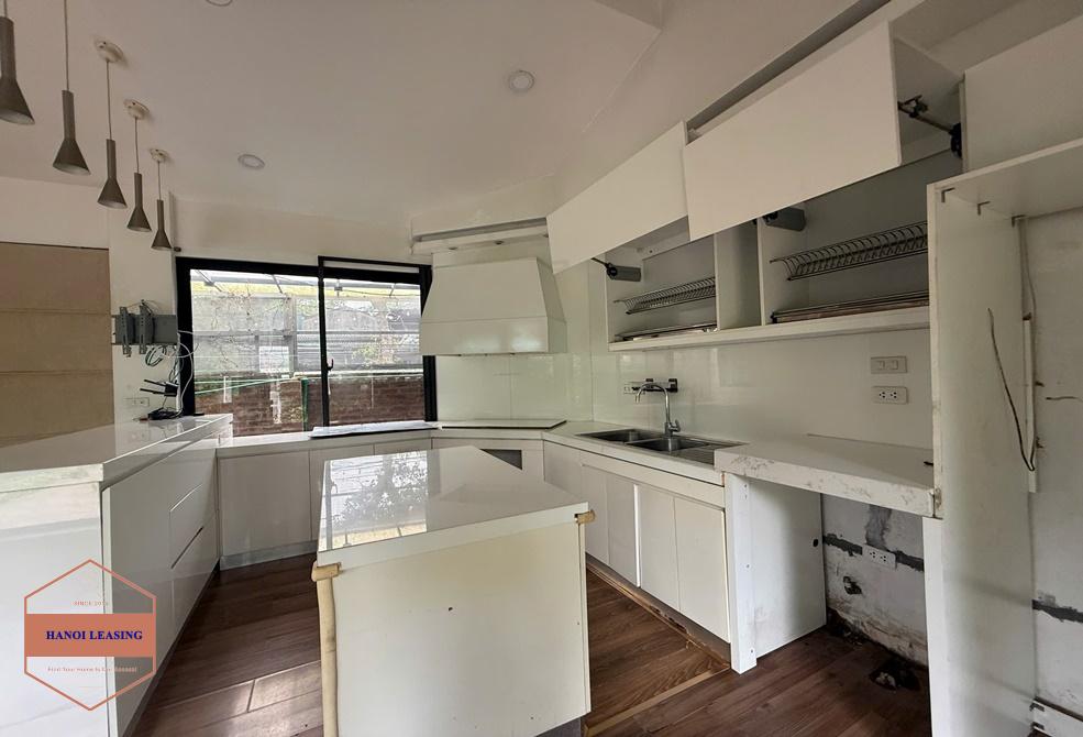 Bright house with huge garden for rent in An Duong, Tay Ho Bright house with huge garden for rent in An Duong, Tay Ho
