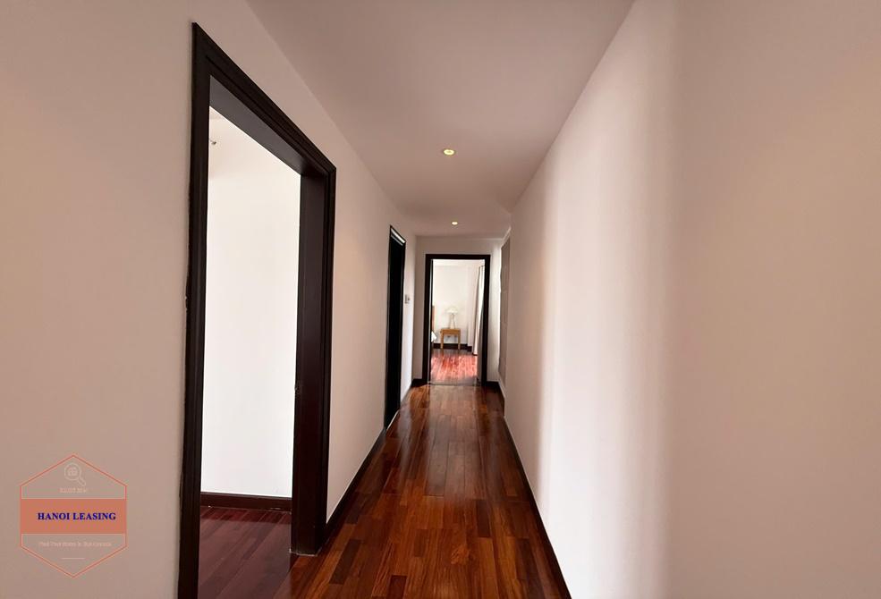 Big three bedrooms apartment for rent in Ha Hoi st, Hoan Kiem (Room 801) Big three bedrooms apartment for rent in Ha Hoi st, Hoan Kiem (Room 801)
