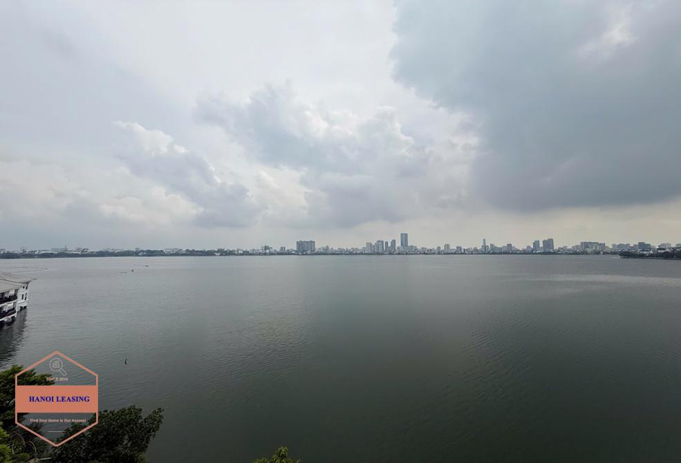 Lake view apartment with 3 bedrooms for rent in Tu Hoa st, Tay Ho Lake view apartment with 3 bedrooms for rent in Tu Hoa st, Tay Ho