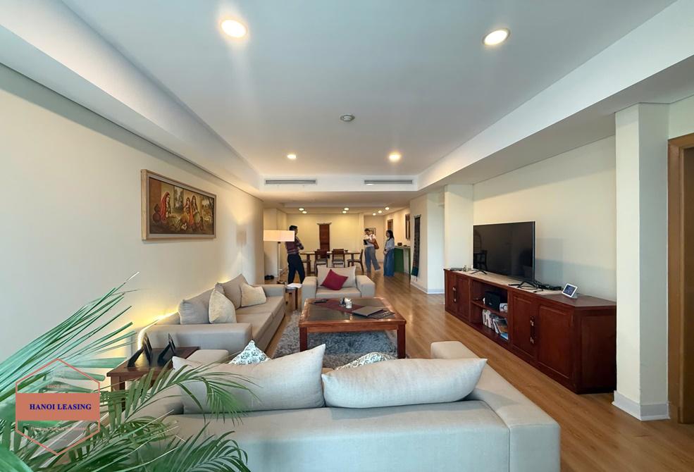 Three bedrooms apartment for rent in Pacific Ly Thuong Kiet st, Hoan Kiem area Three bedrooms apartment for rent in Pacific Ly Thuong Kiet st, Hoan Kiem area