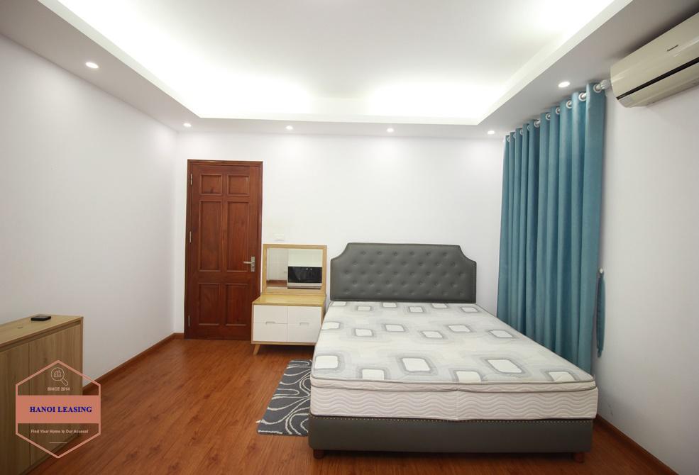 Lake view house for rent in Tay Ho, Ha Noi Lake view house for rent in Tay Ho, Ha Noi