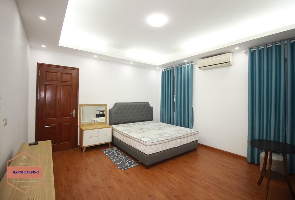 Lake view house for rent in Tay Ho, Ha Noi Lake view house for rent in Tay Ho, Ha Noi